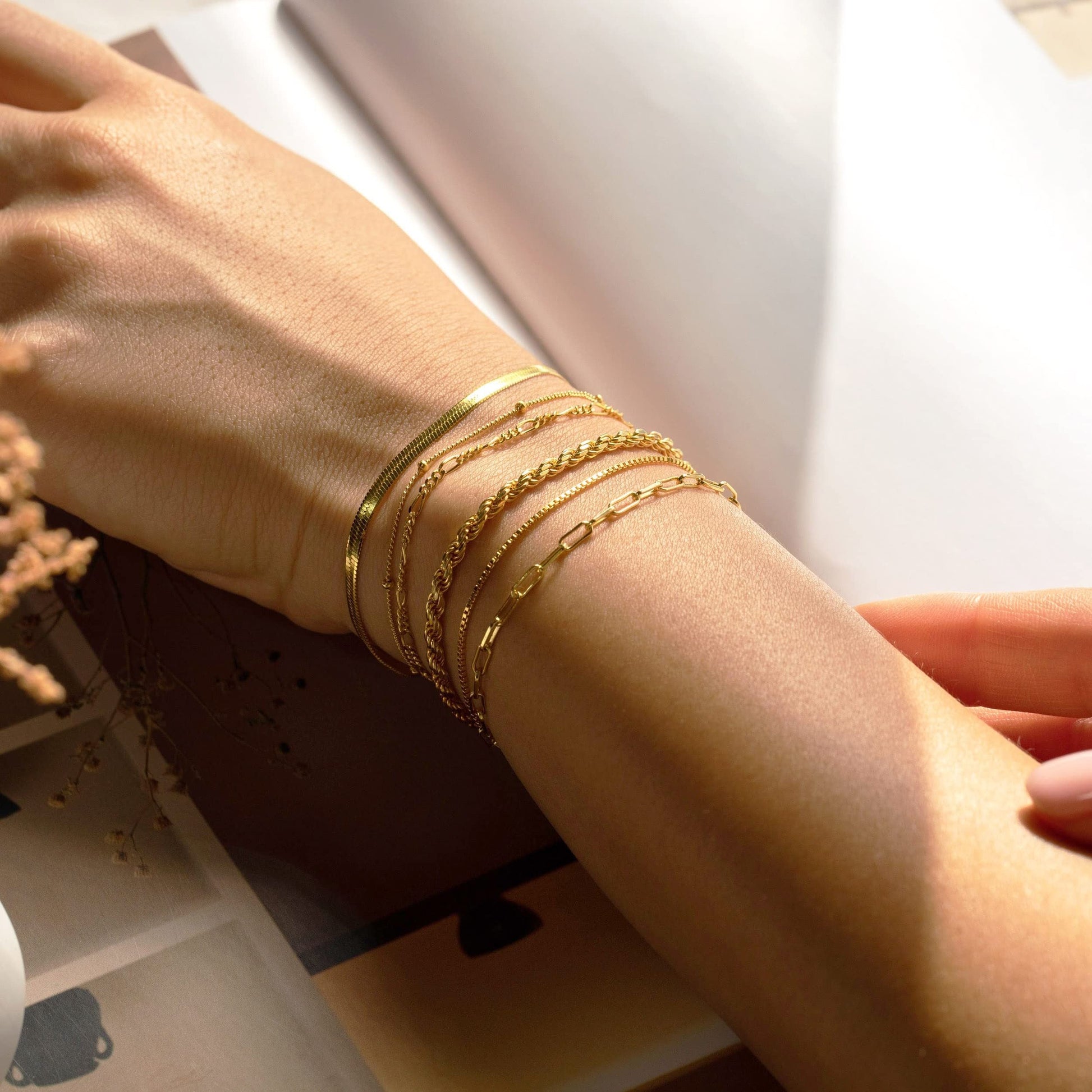 Le Serpent Élégance | 6 - Delige Armbandset met Hypoallergene Afwerking | Comfort en Luxe Voor Casual Stijl