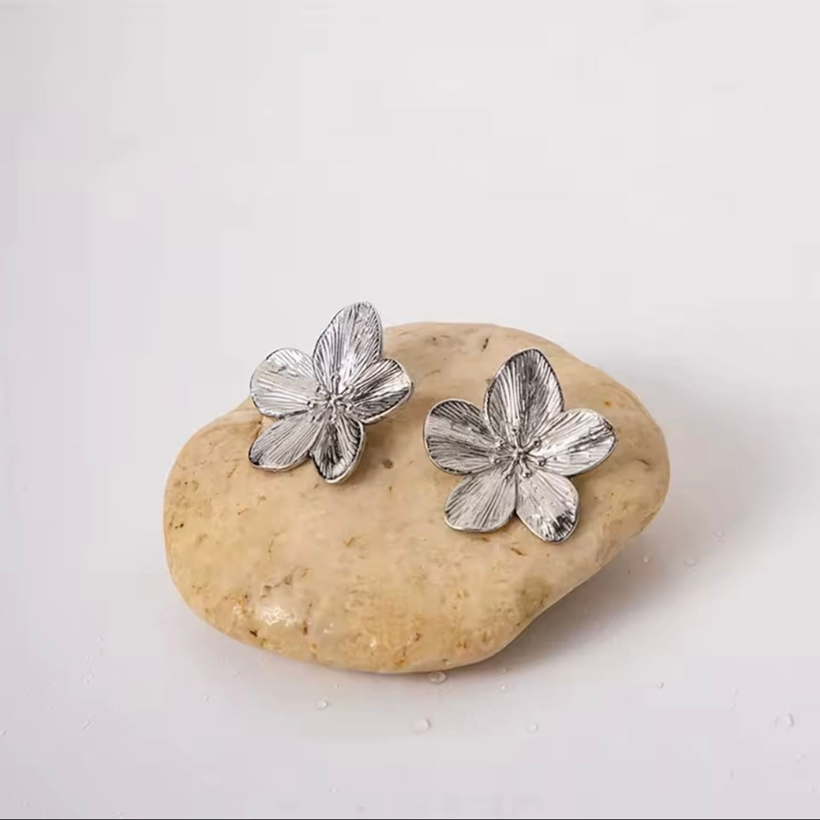 Flower Love Earrings