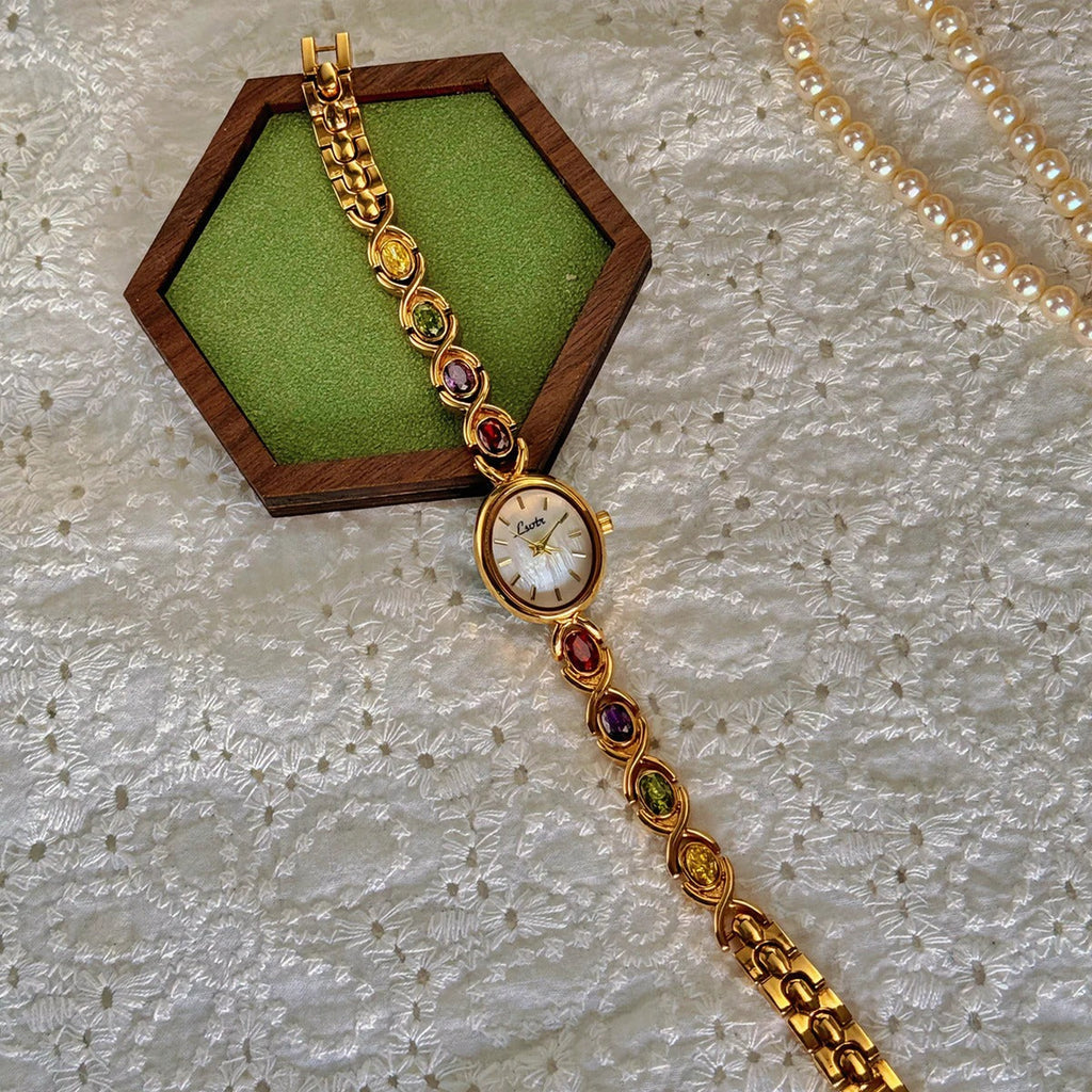 Eva | Edelsteenhorloge met Ovale Wijzerplaat en Sprankelende Accenten