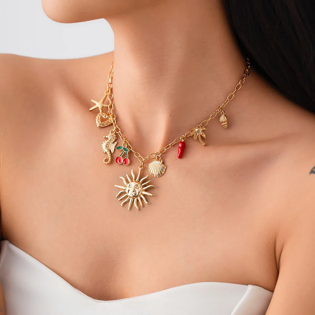 Zomerse Bedelketting | Goudkleurig Sieraad met Vakantiegevoel