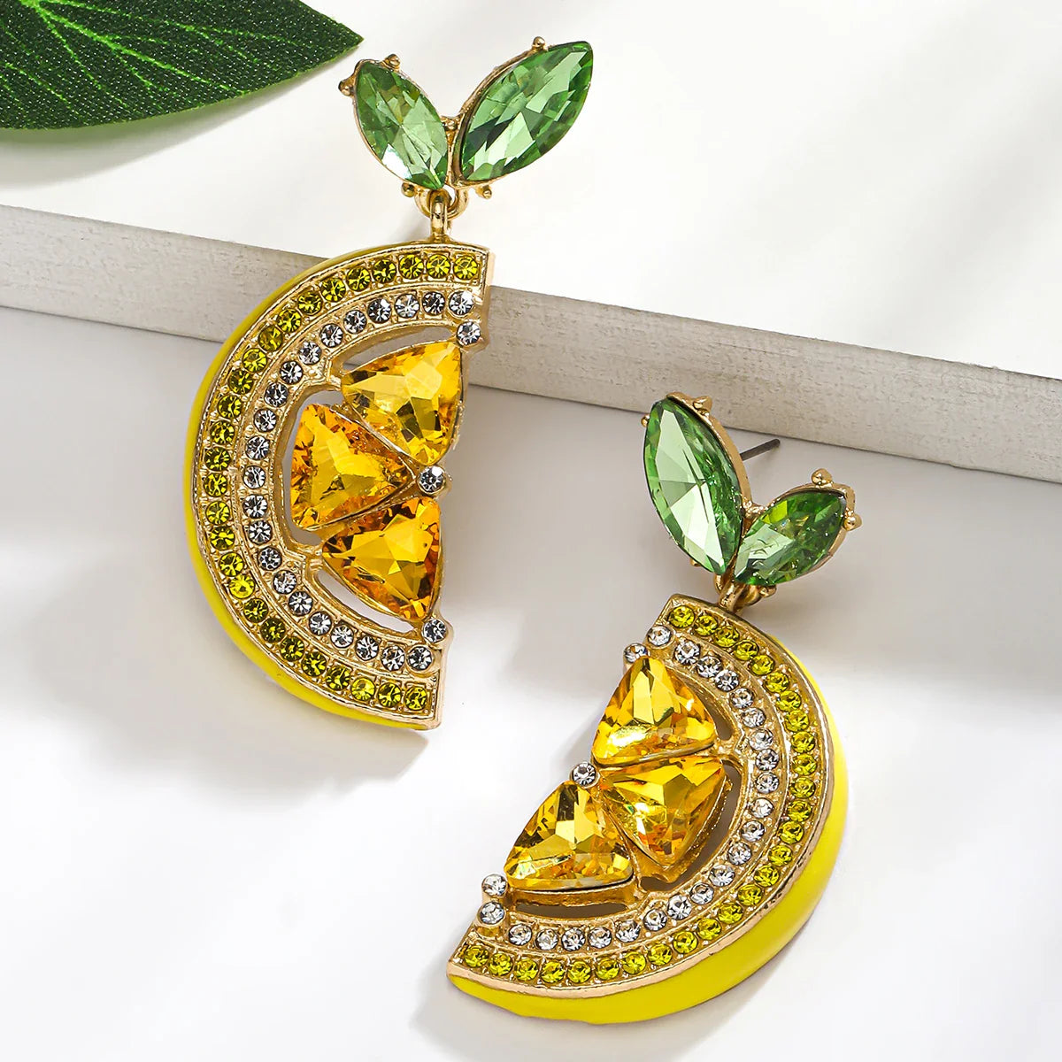 Crystal Lemon Earrings | Gouden Citrusoorringen met Kristallen voor de Zomer