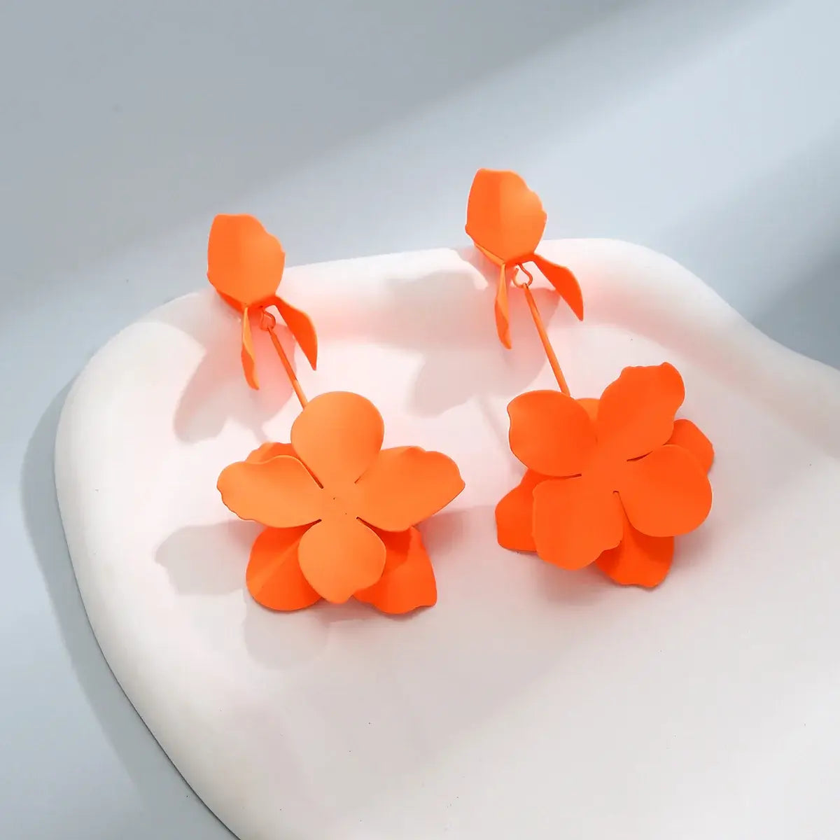 Lange Opvallende Oorbel met Bloem! Verschillende Kleuren
