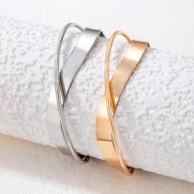 Goudkleurige Verstelbare Dames Armband – Kruisdesign