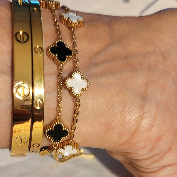 Dubai | Black & White Clover Bracelet Duo