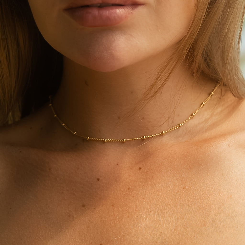 La Fleur Classique | Drie-dimensionale Hanger Ketting Met Rechte Lijnen | Modern en Tijdloos Ontwerp