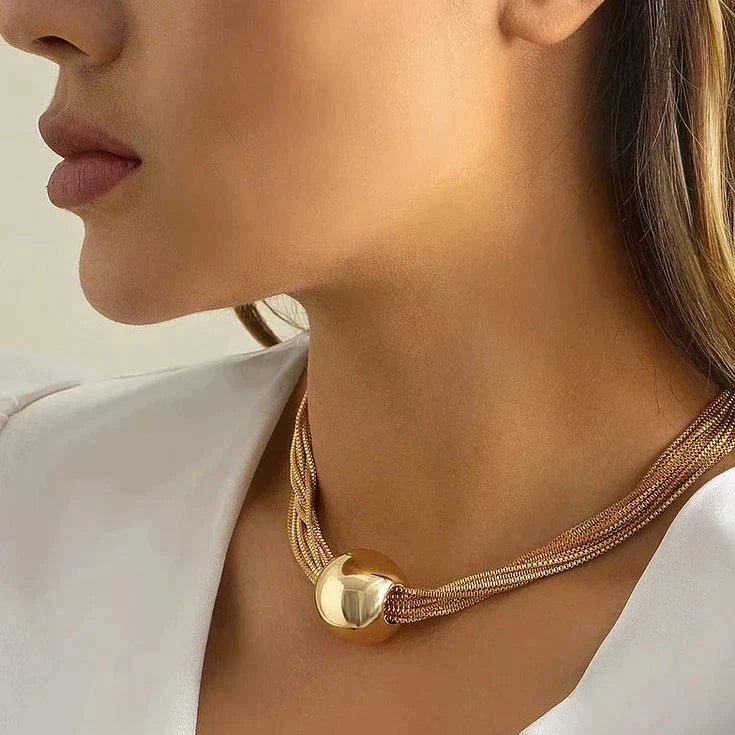 Joa | Elegante Ketting met Glanzende Bol