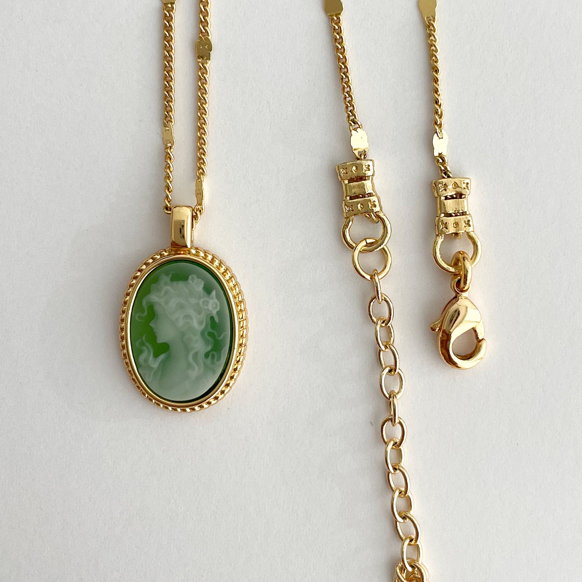 Vintage Gold Cameo Agate Necklace - Elegant Victorian Pendant Jewelry Gift