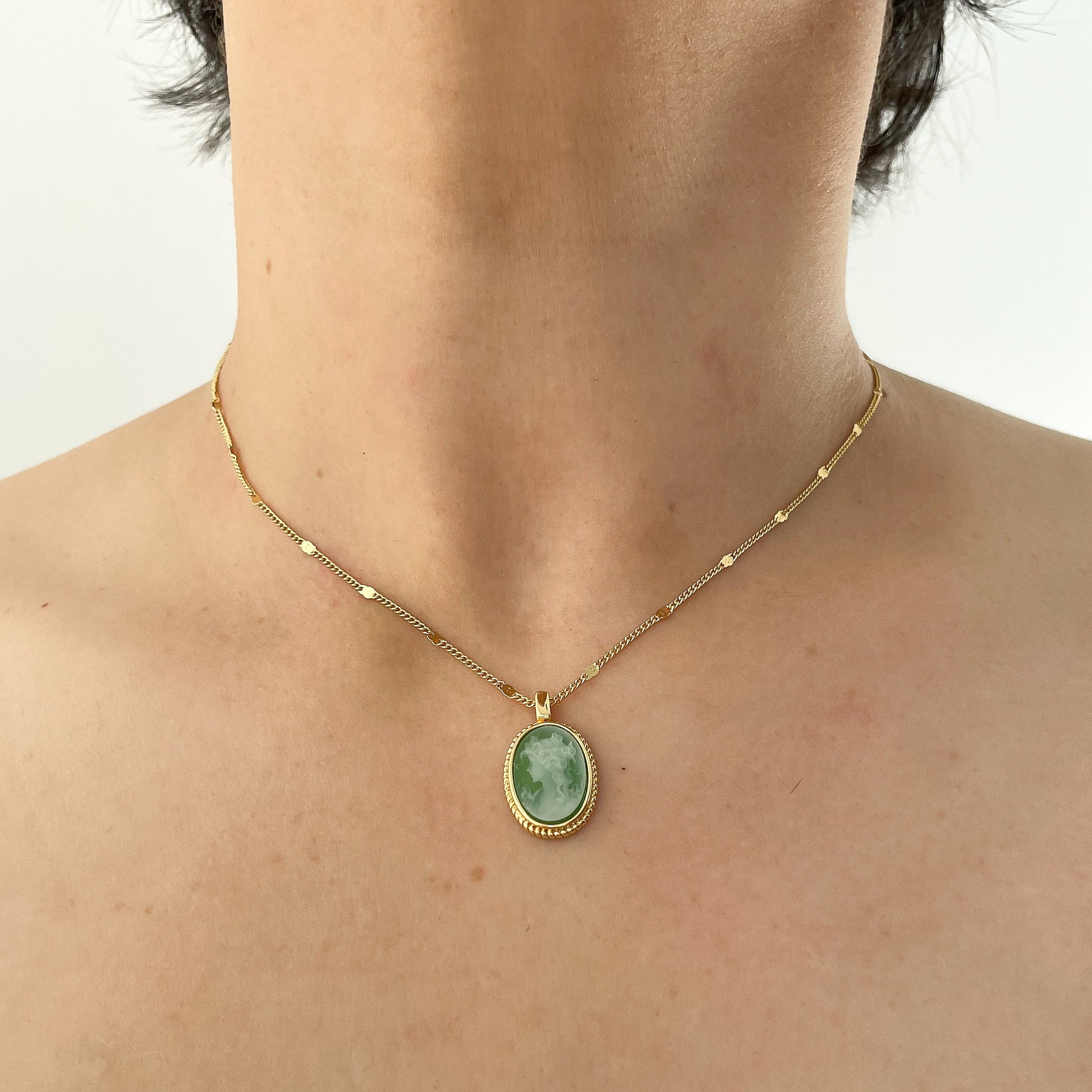 Vintage Gold Cameo Agate Necklace - Elegant Victorian Pendant Jewelry Gift
