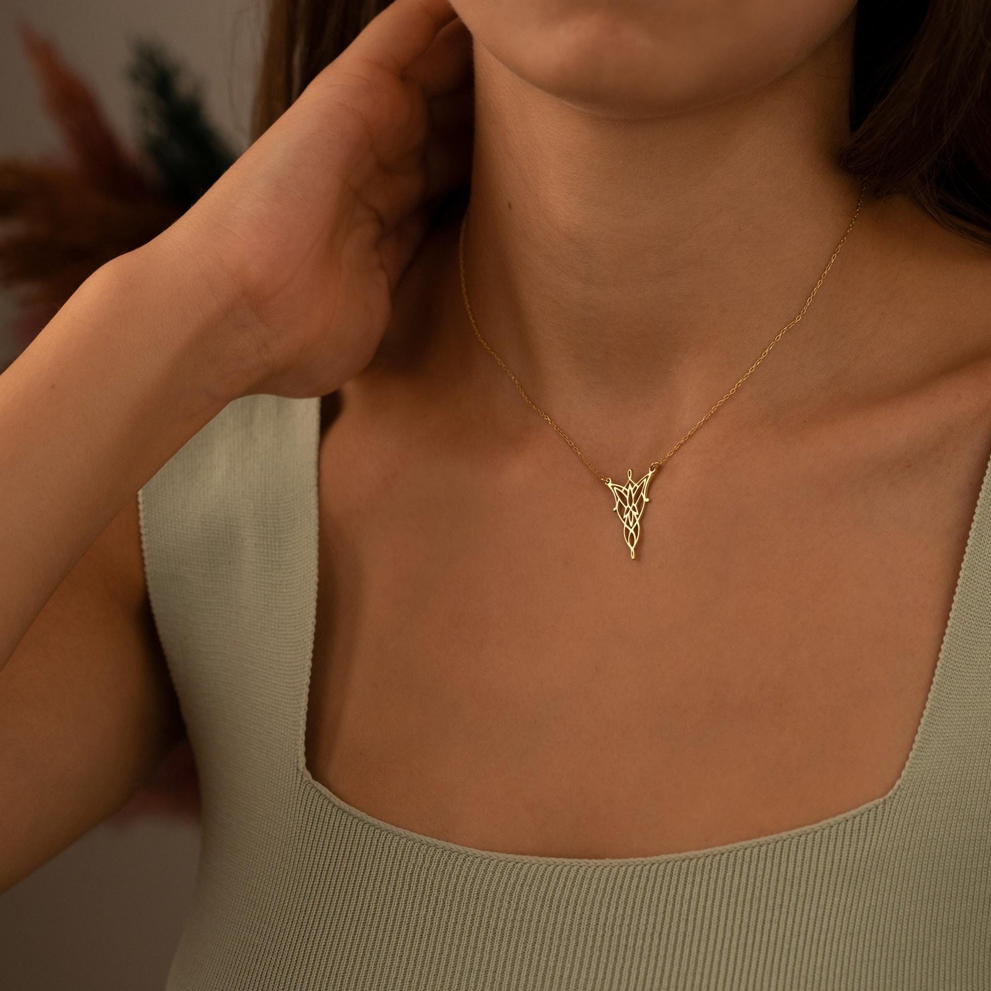Minimalist Evenstar Necklace - LOTR-Inspired Fairy Tale Pendant with Dainty Chain | Perfect Gift for Elven Queen Fans