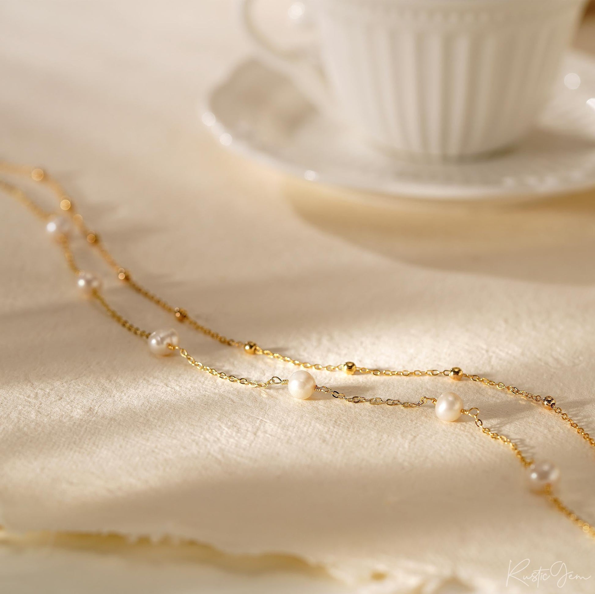 Elegant Double-Layer Freshwater Pearl Choker Necklace - 14k Plated Gold