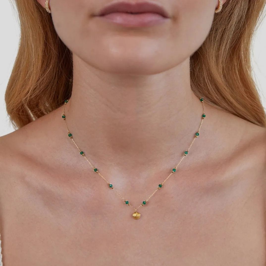 Collier - Nerissa - Gouden Schelp & Groen Agaat - Waterdicht en Aanslagvrij - Perfect voor Elke Gelegenheid
