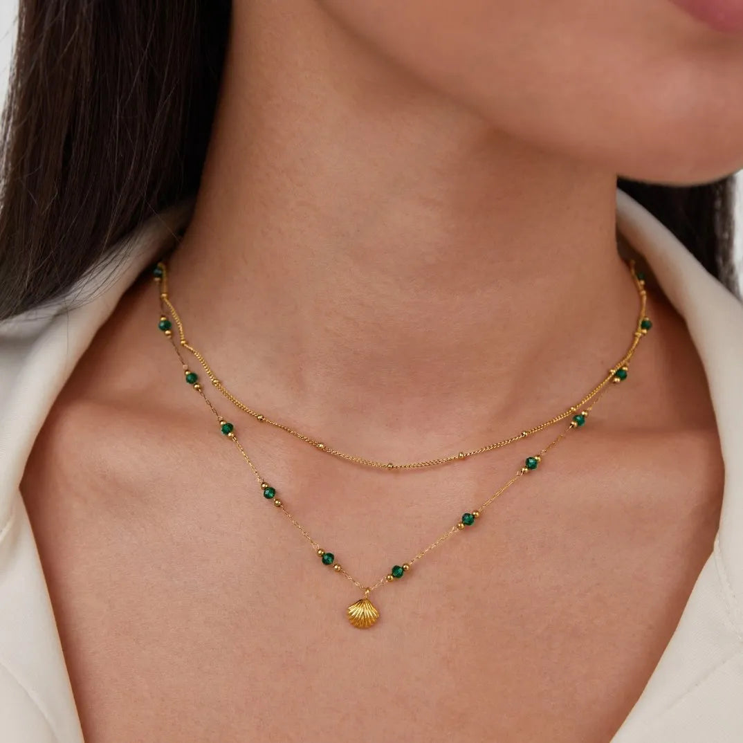 Collier - Nerissa - Gouden Schelp & Groen Agaat - Waterdicht en Aanslagvrij - Perfect voor Elke Gelegenheid