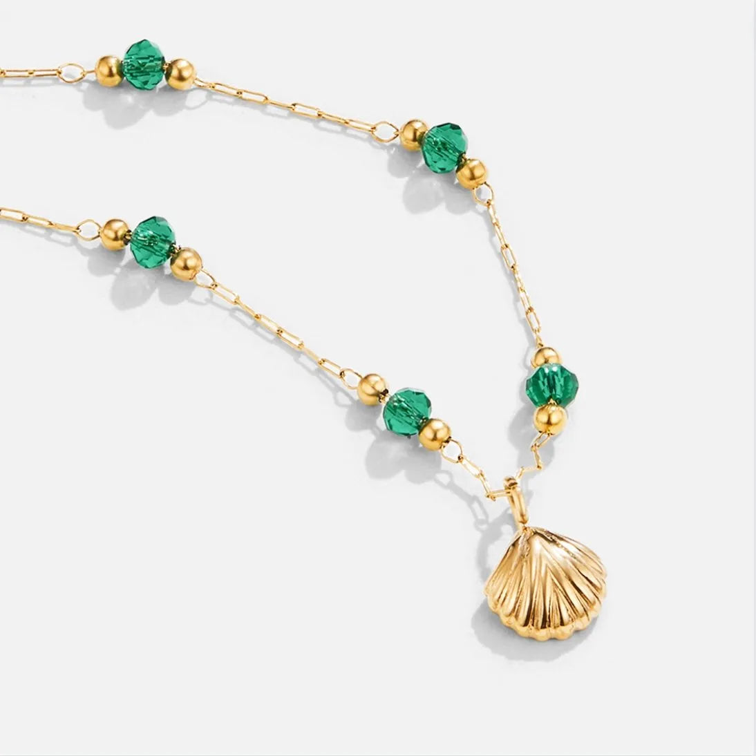 Collier - Nerissa - Gouden Schelp & Groen Agaat - Waterdicht en Aanslagvrij - Perfect voor Elke Gelegenheid